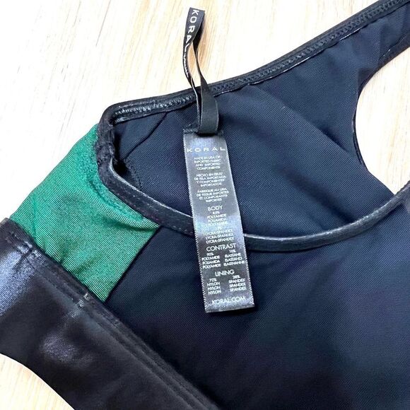 KORAL GREEN AND BLACK SPORTS BRA SIZE XS - Picture 4 of 5